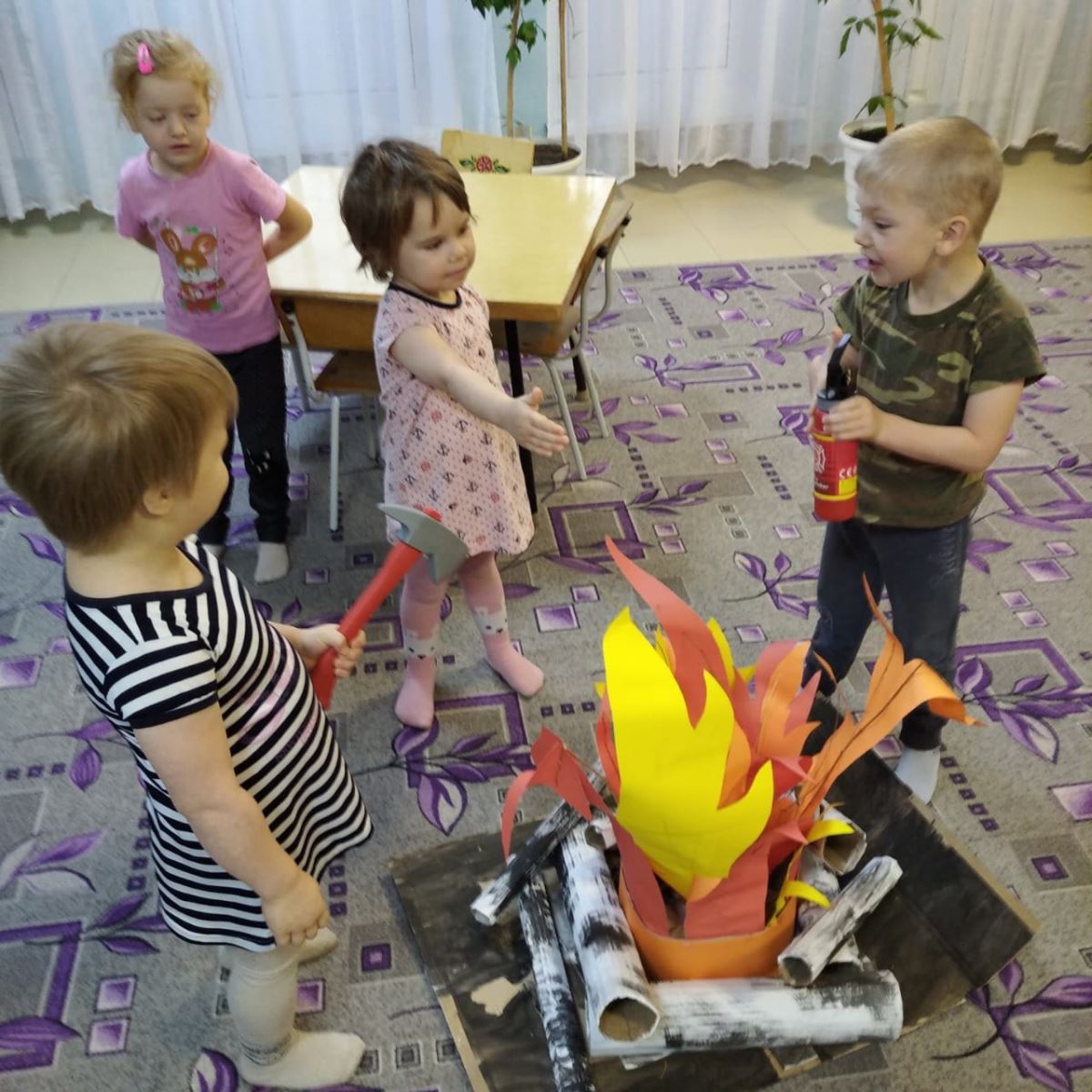 Познавательное развлечение. Подвижная игра "злой,добрый огонь". Развлечение мы пожара не боимся для старшего дошкольного возраста.
